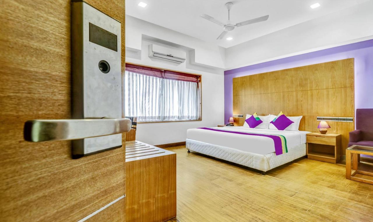 Medora Hotel Кожикоде Екстер'єр фото