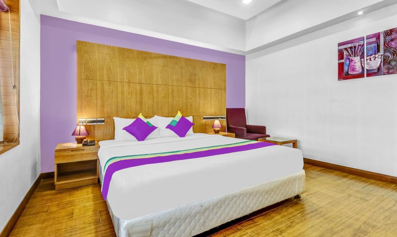Medora Hotel Кожикоде Екстер'єр фото