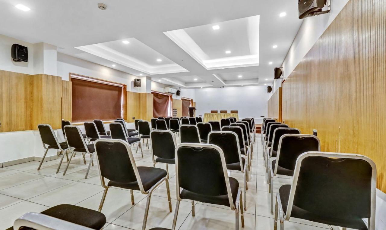 Medora Hotel Кожикоде Екстер'єр фото