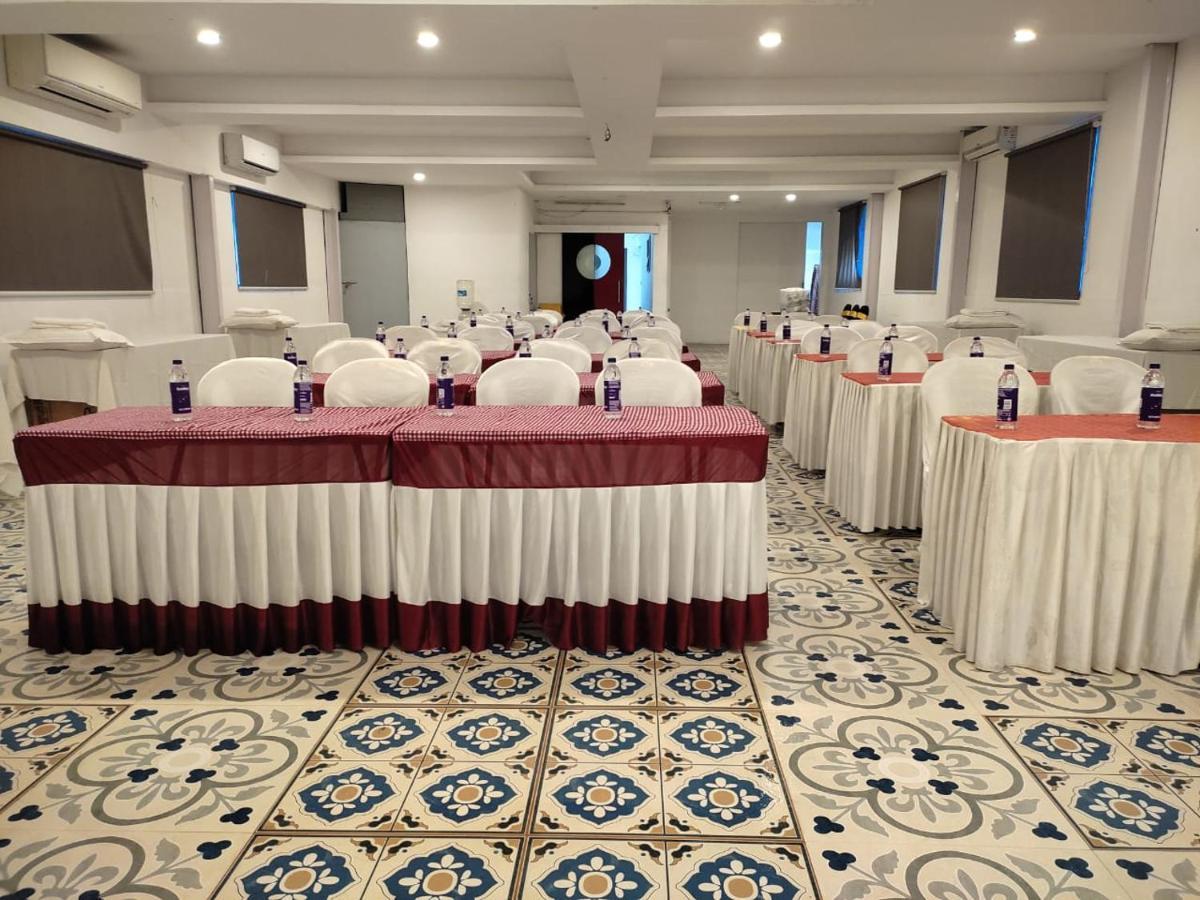 Medora Hotel Кожикоде Екстер'єр фото